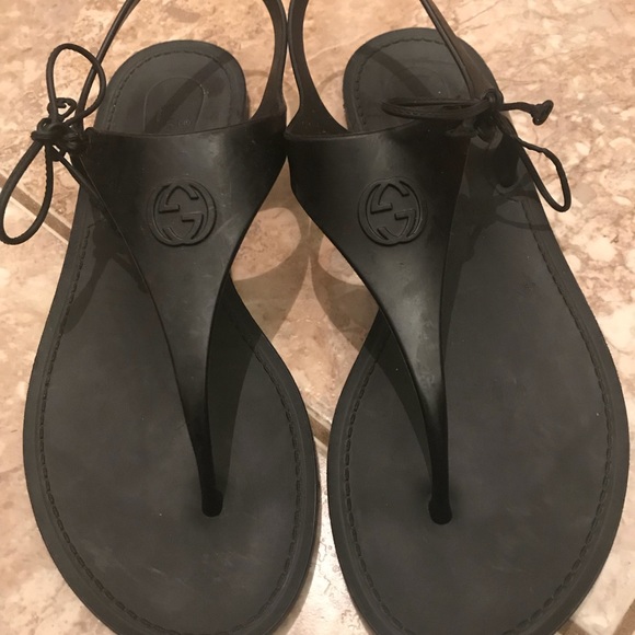 gucci rubber thong sandals